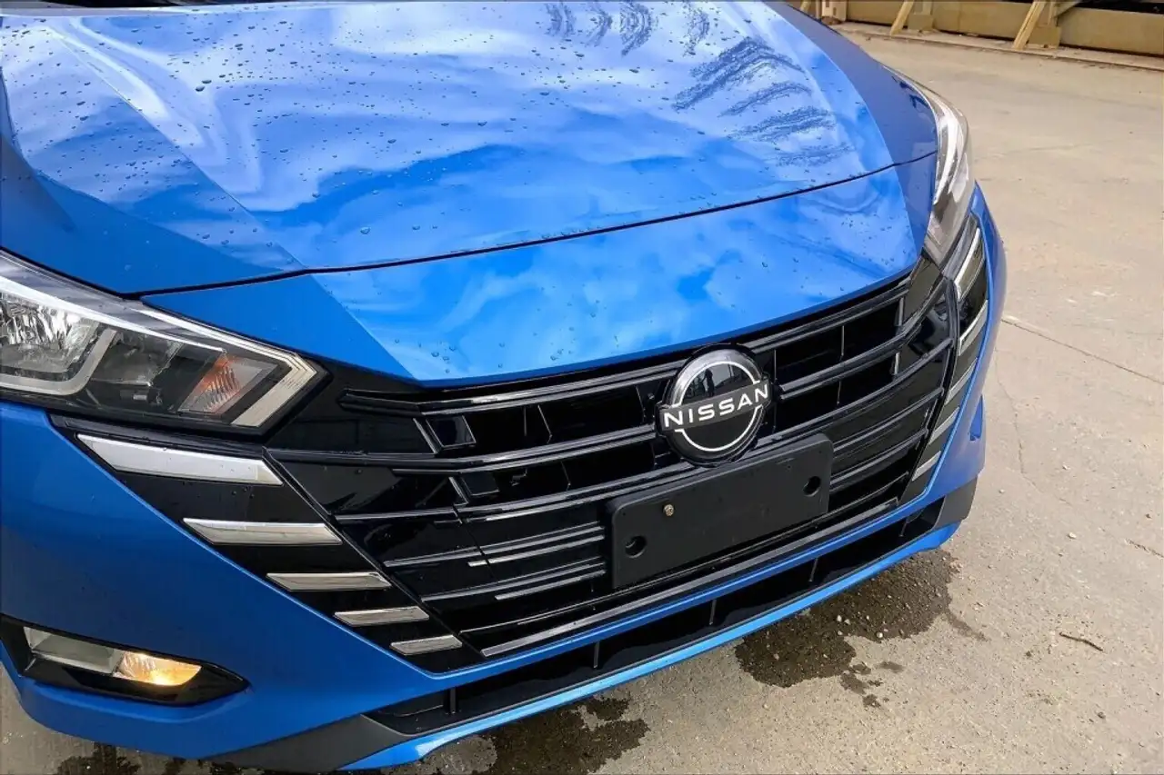 Nissan Versa снимка Nissan Versa