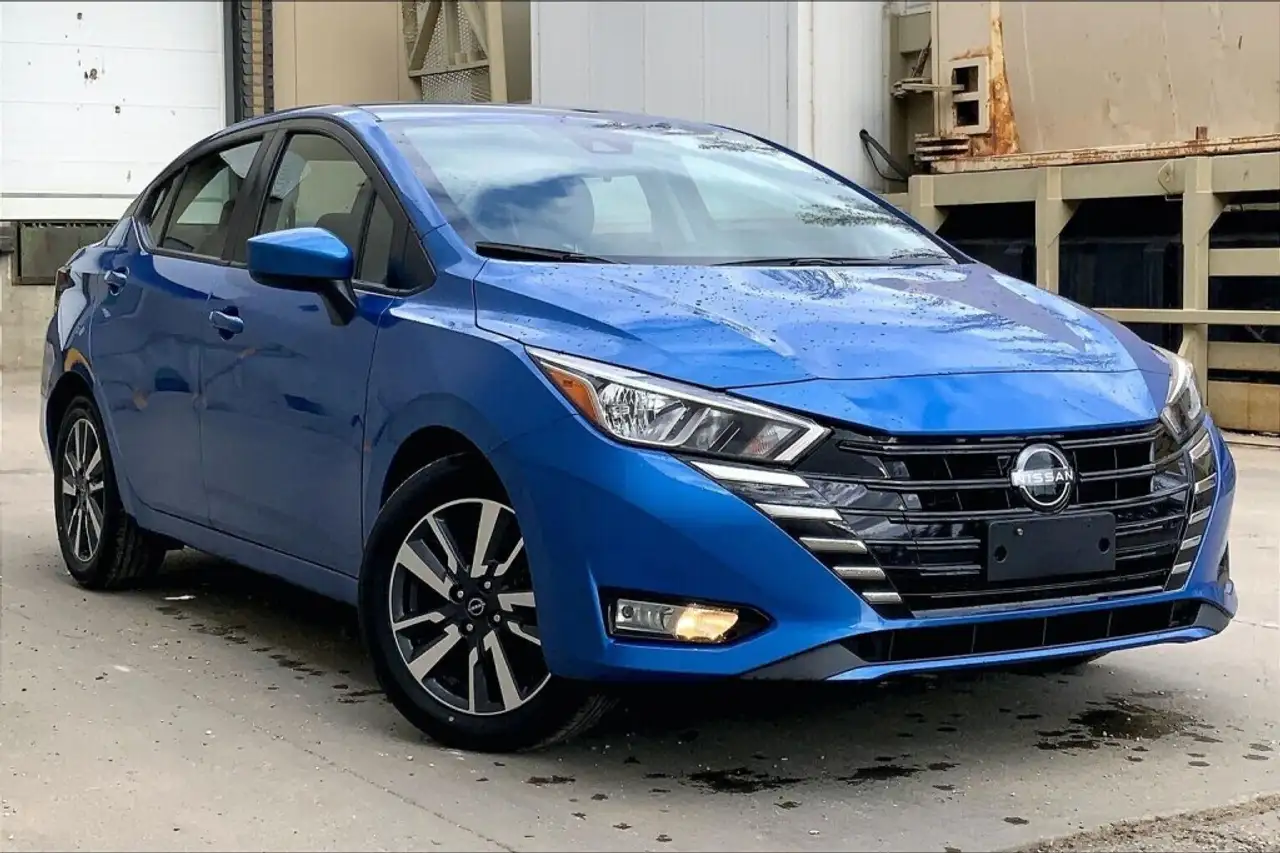 Nissan Versa снимка Nissan Versa