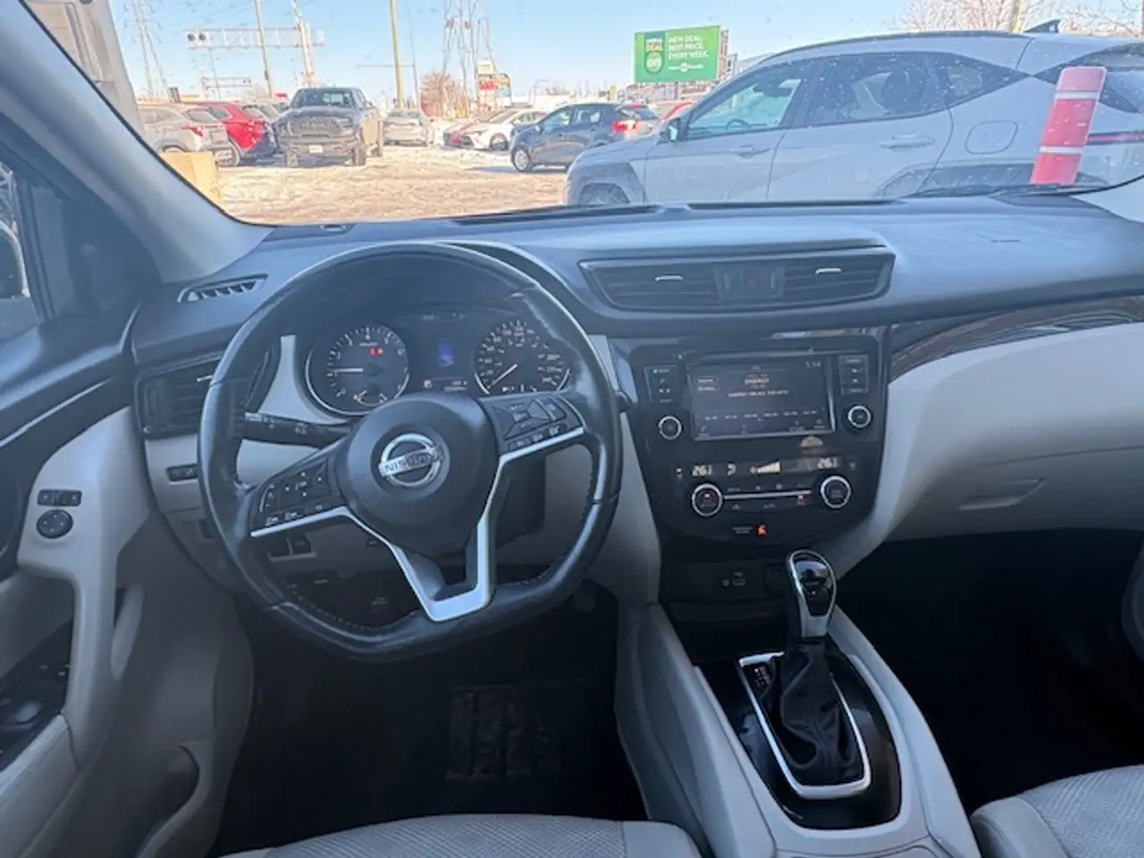 Nissan Qashqai снимка Nissan Qashqai