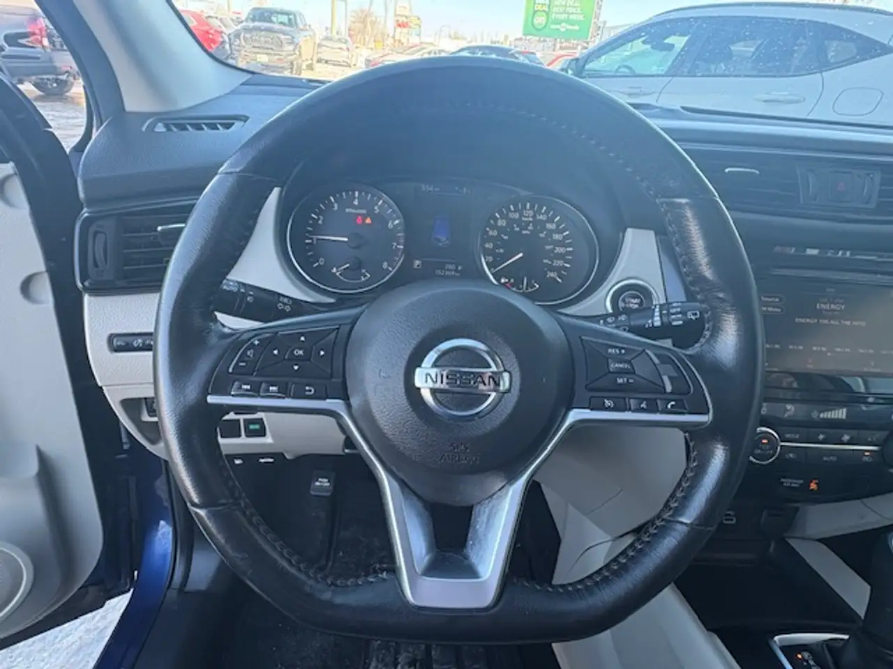 Nissan Qashqai снимка Nissan Qashqai