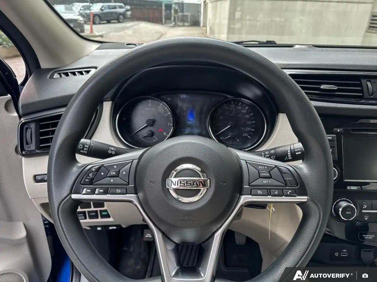 Nissan Qashqai снимка Nissan Qashqai