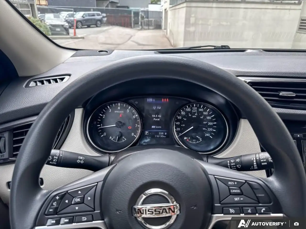 Nissan Qashqai снимка Nissan Qashqai