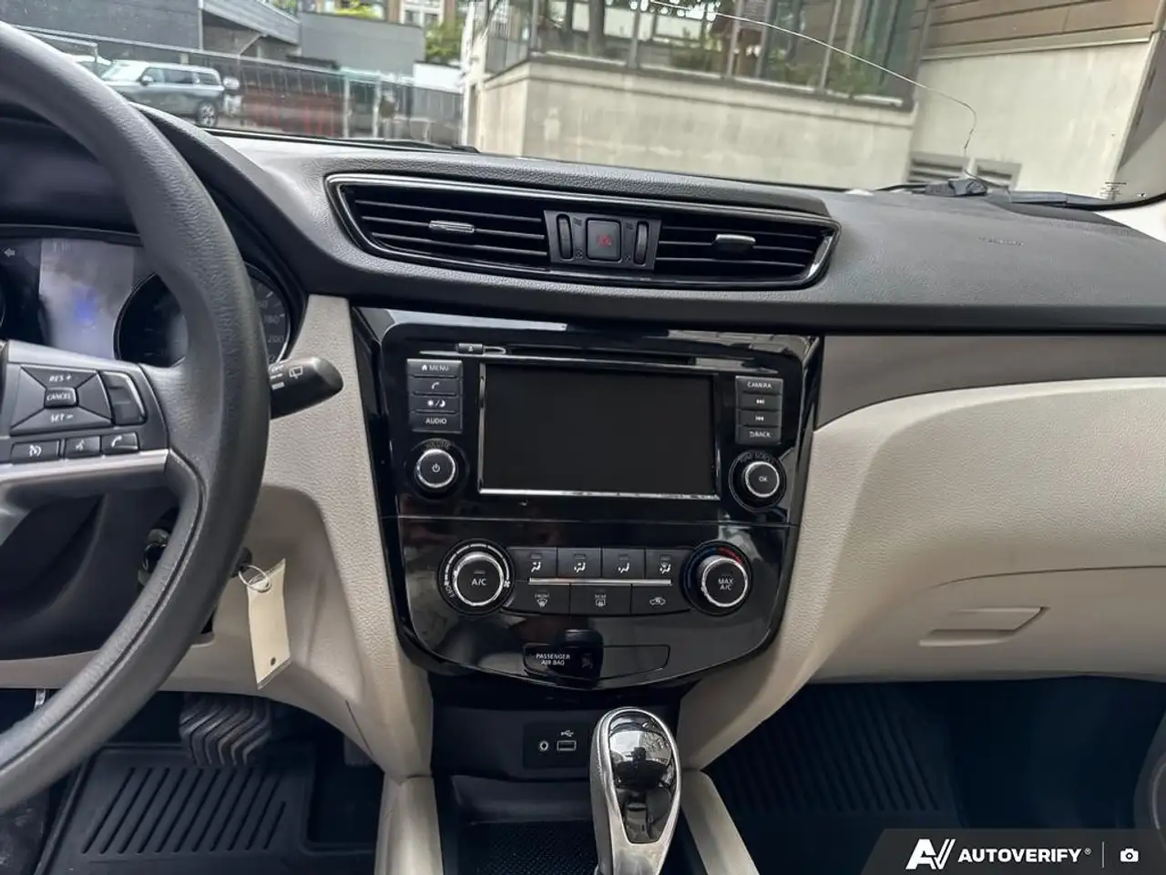 Nissan Qashqai снимка Nissan Qashqai