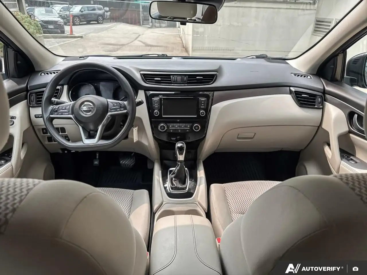Nissan Qashqai снимка Nissan Qashqai