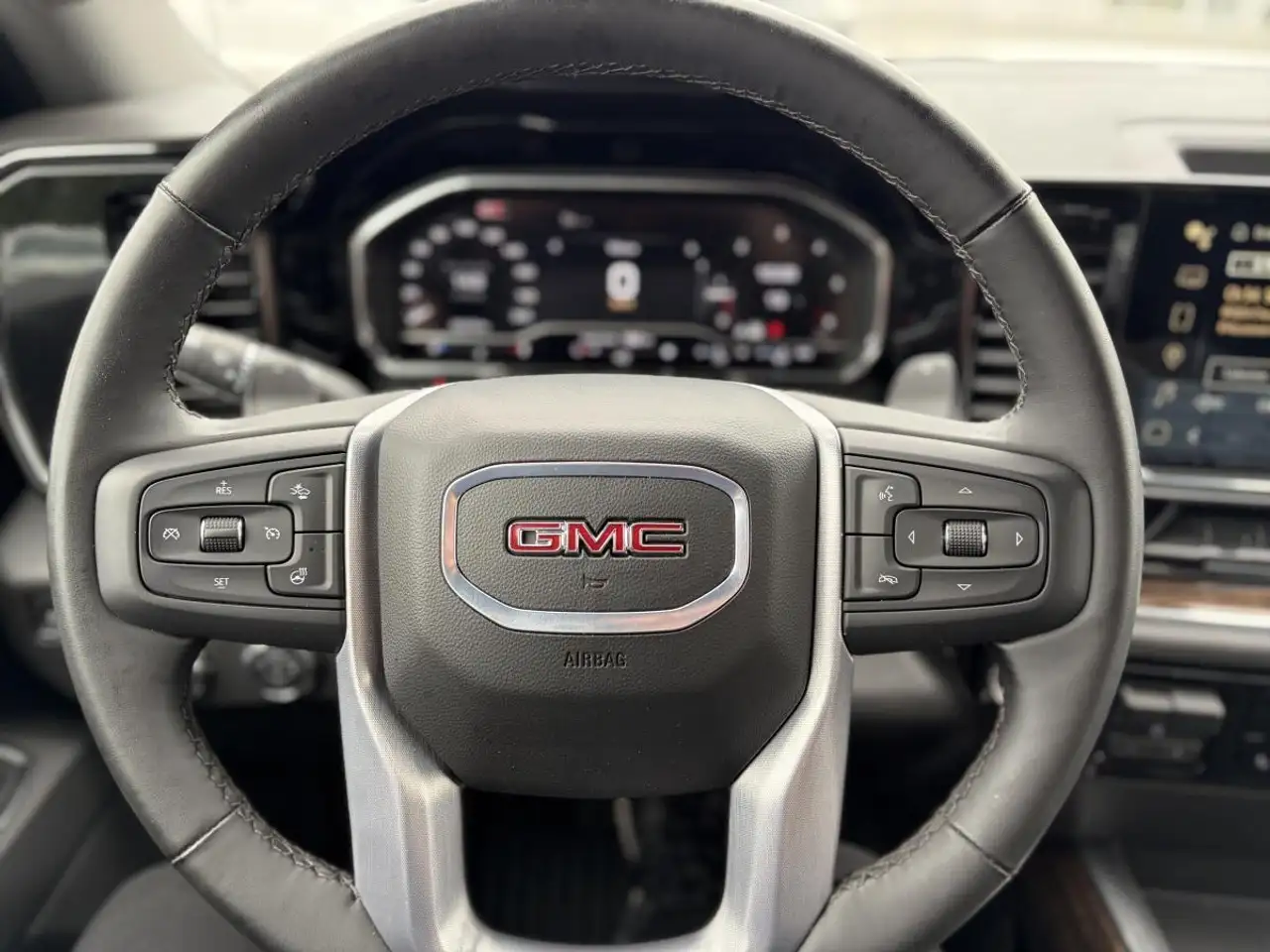 GMC Sierra 1500 снимка GMC Sierra 1500