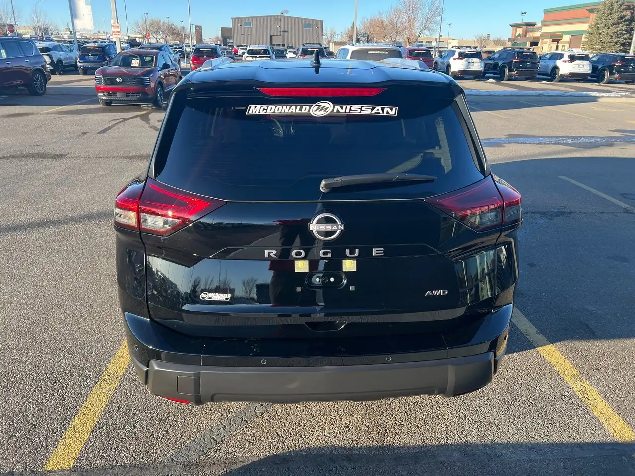 Nissan Rogue снимка Nissan Rogue