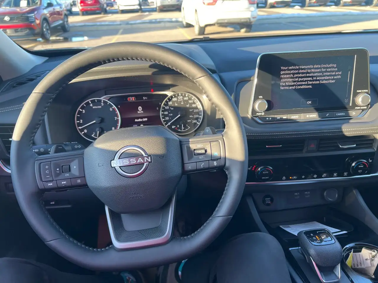 Nissan Rogue снимка Nissan Rogue
