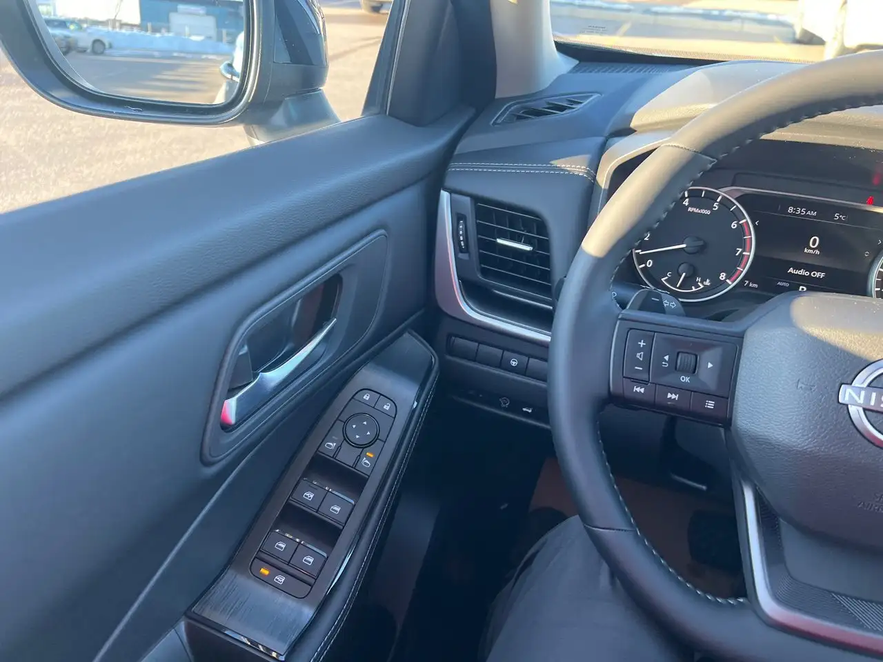 Nissan Rogue снимка Nissan Rogue