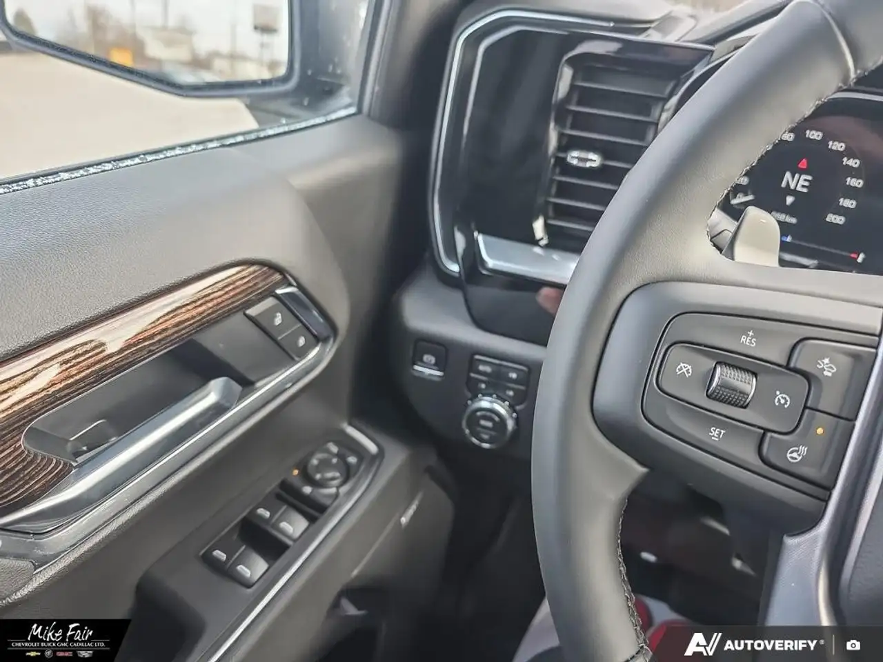 GMC Sierra 1500 photo GMC Sierra 1500