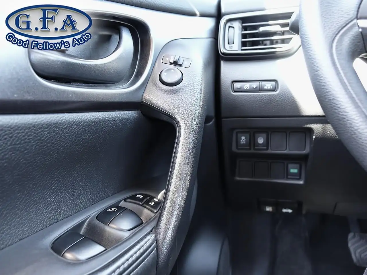 Nissan Qashqai photo Nissan Qashqai