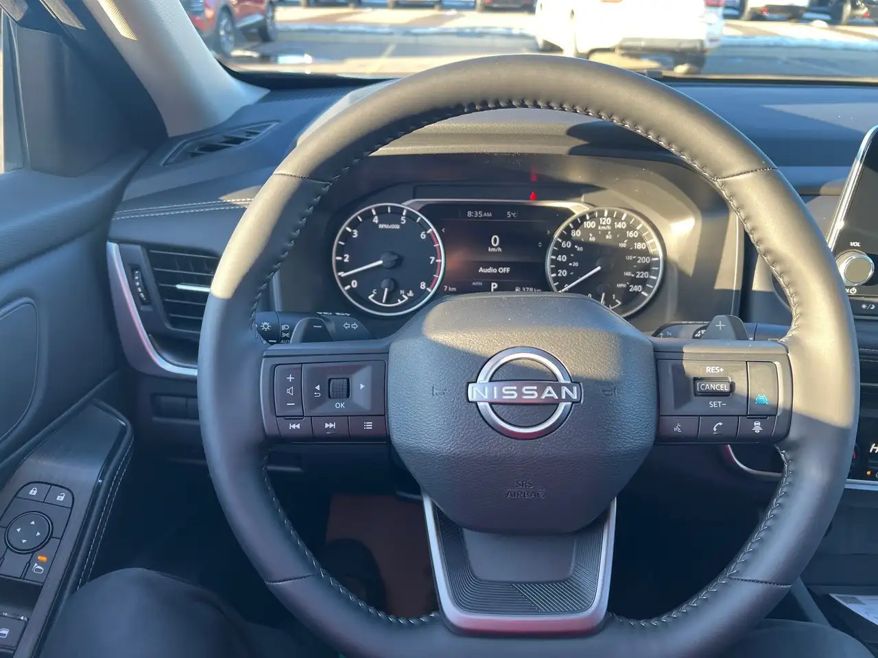Nissan Rogue снимка Nissan Rogue