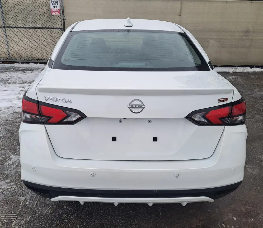 Nissan Versa photo Nissan Versa
