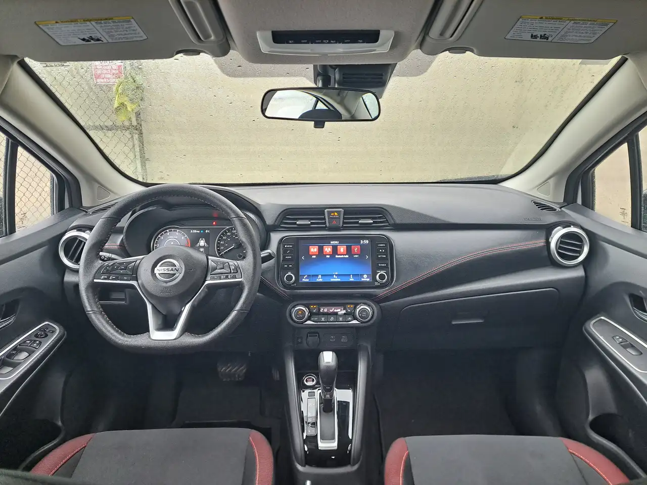 Nissan Versa photo Nissan Versa