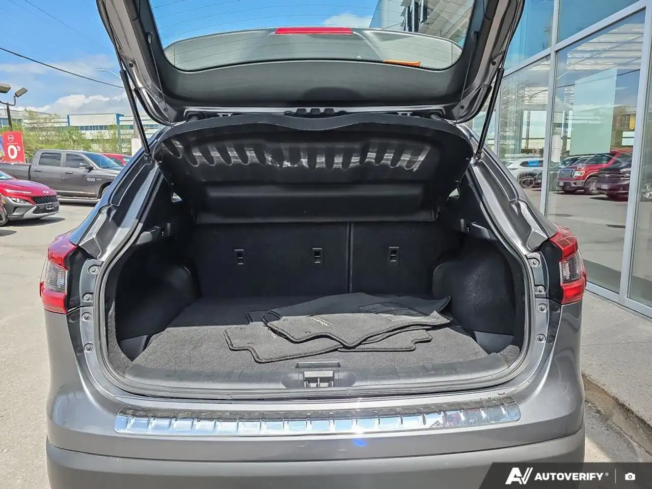 Nissan Qashqai снимка Nissan Qashqai