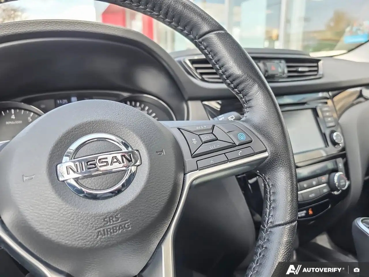 Nissan Qashqai снимка Nissan Qashqai