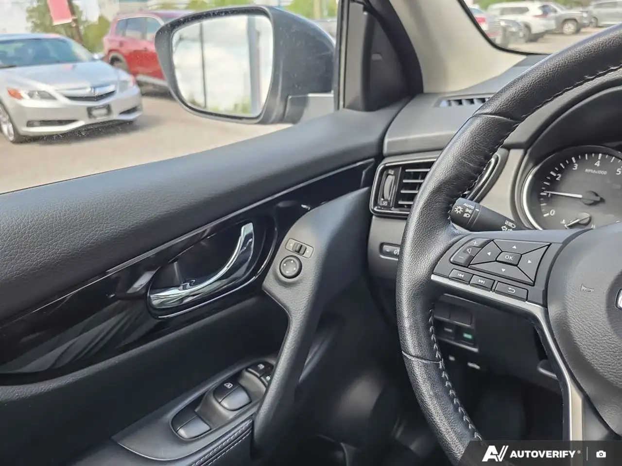 Nissan Qashqai снимка Nissan Qashqai