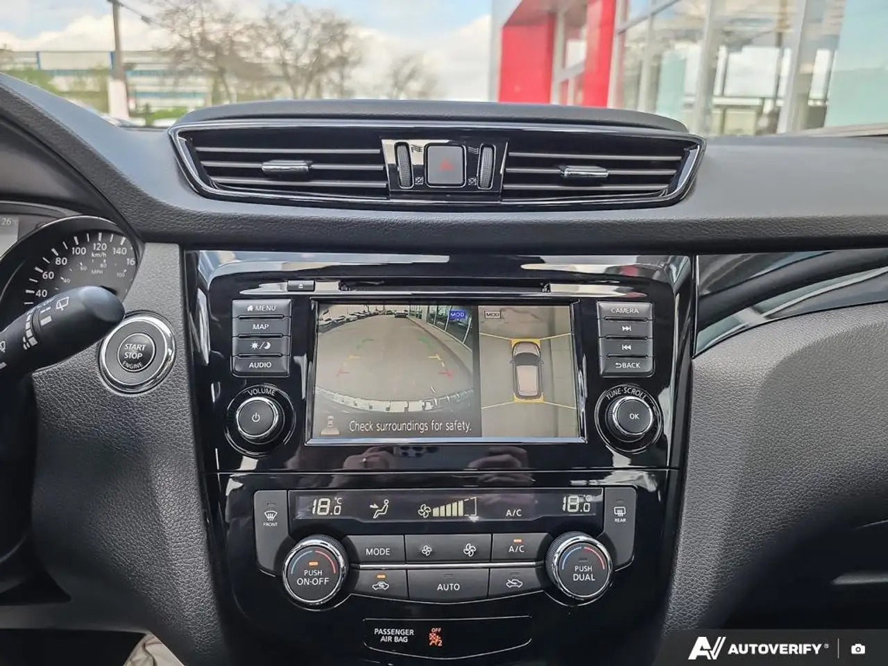 Nissan Qashqai снимка Nissan Qashqai
