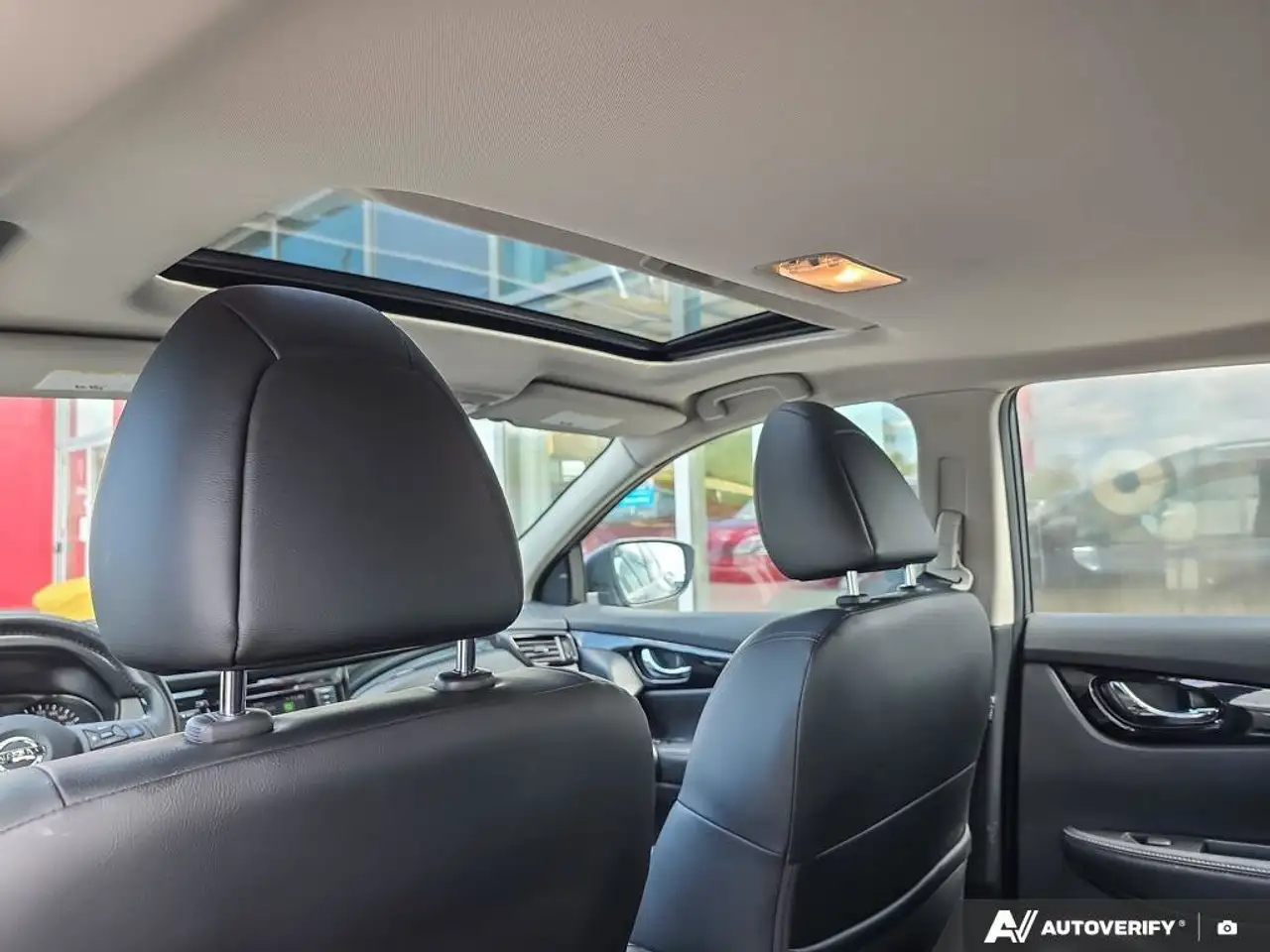 Nissan Qashqai снимка Nissan Qashqai