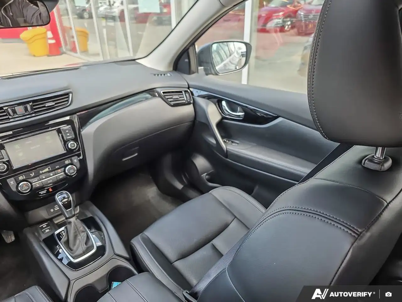 Nissan Qashqai снимка Nissan Qashqai