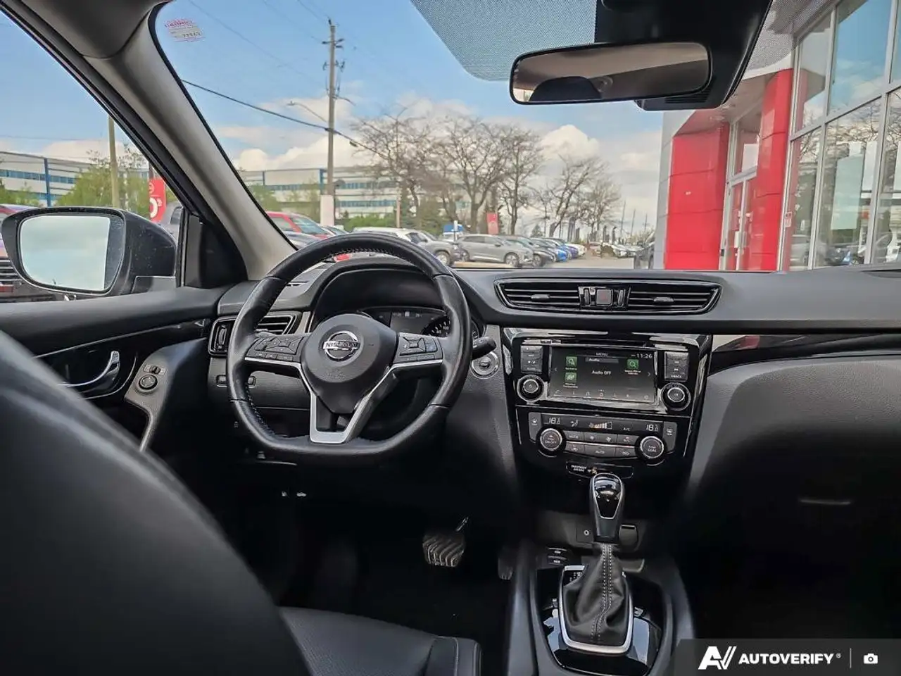 Nissan Qashqai снимка Nissan Qashqai