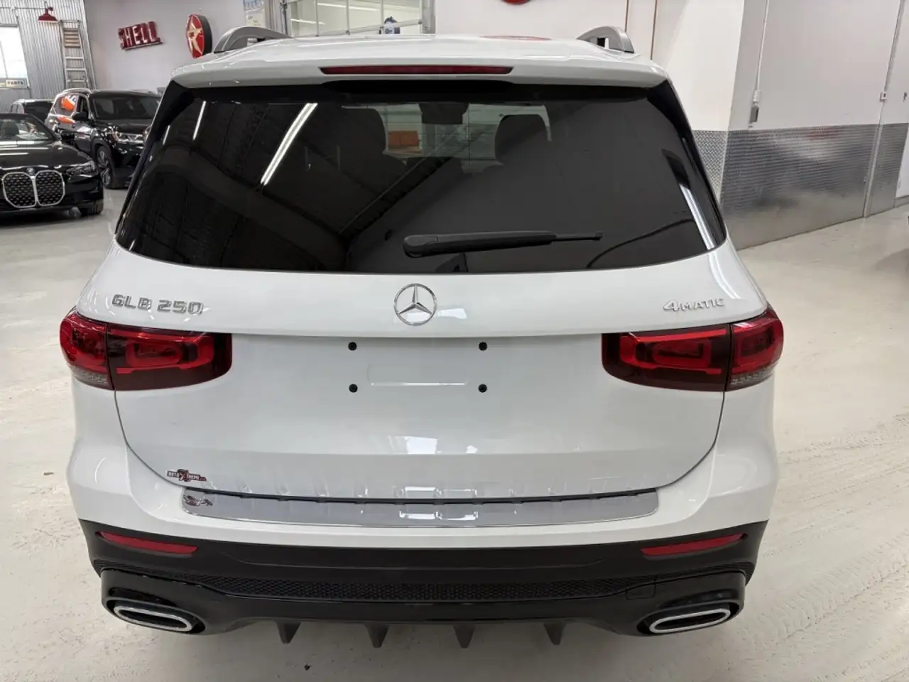 Mercedes-Benz GLB снимка Mercedes-Benz GLB