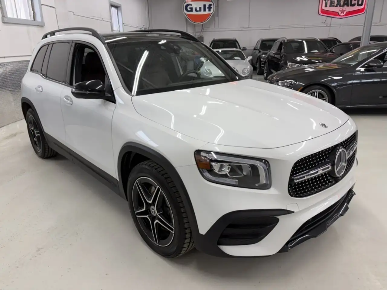 Mercedes-Benz GLB снимка Mercedes-Benz GLB