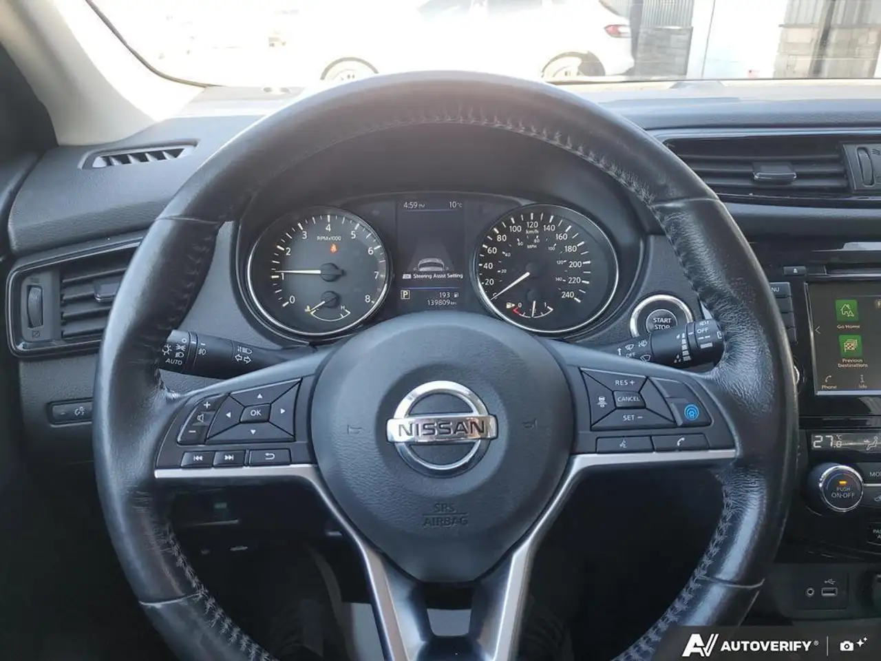 Nissan Qashqai снимка Nissan Qashqai
