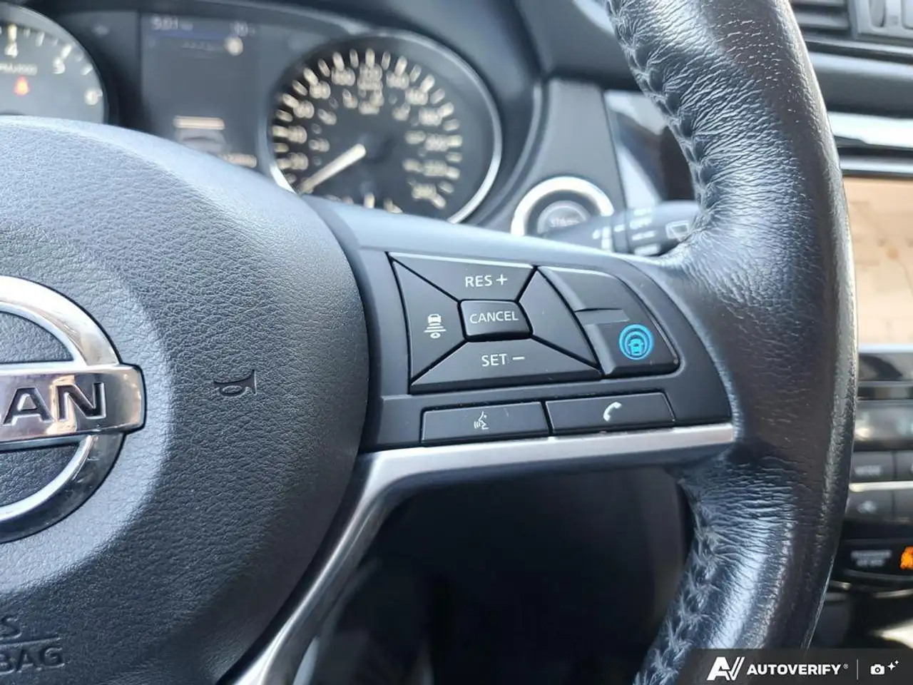 Nissan Qashqai снимка Nissan Qashqai
