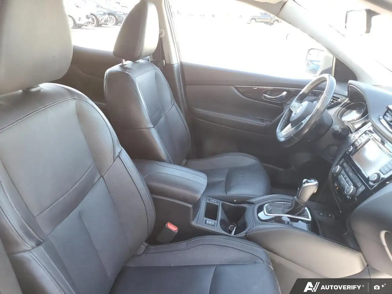 Nissan Qashqai снимка Nissan Qashqai