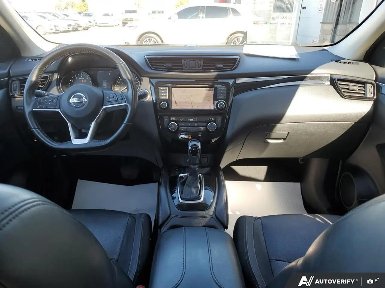 Nissan Qashqai снимка Nissan Qashqai