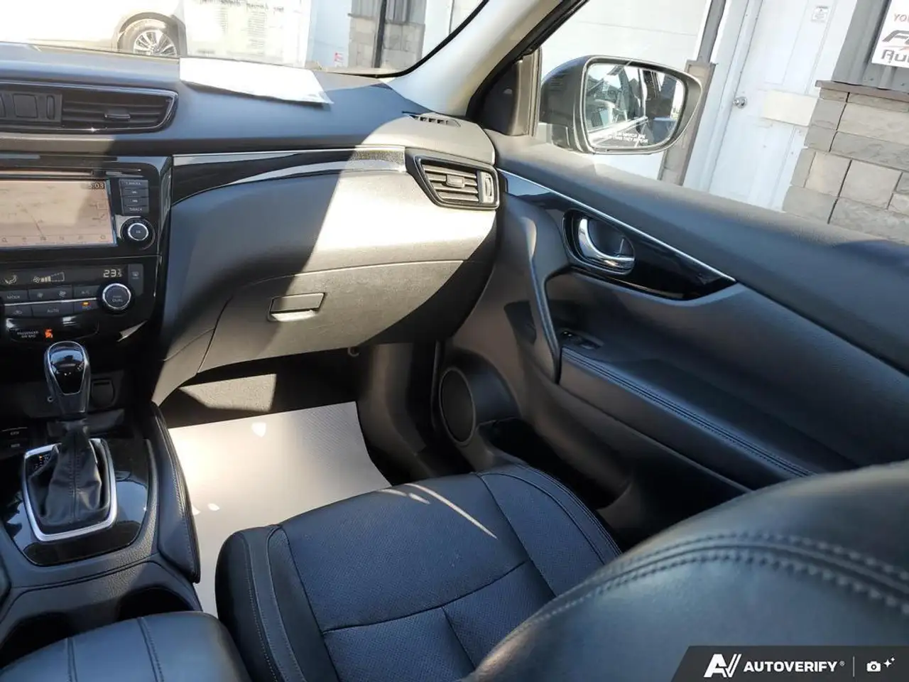 Nissan Qashqai снимка Nissan Qashqai