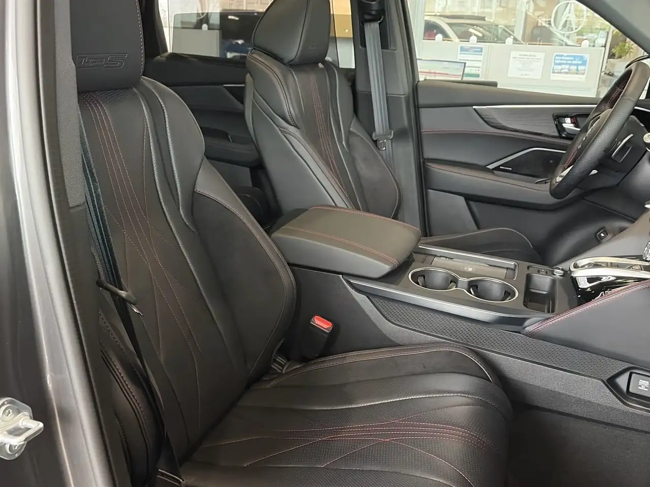Acura MDX снимка Acura MDX