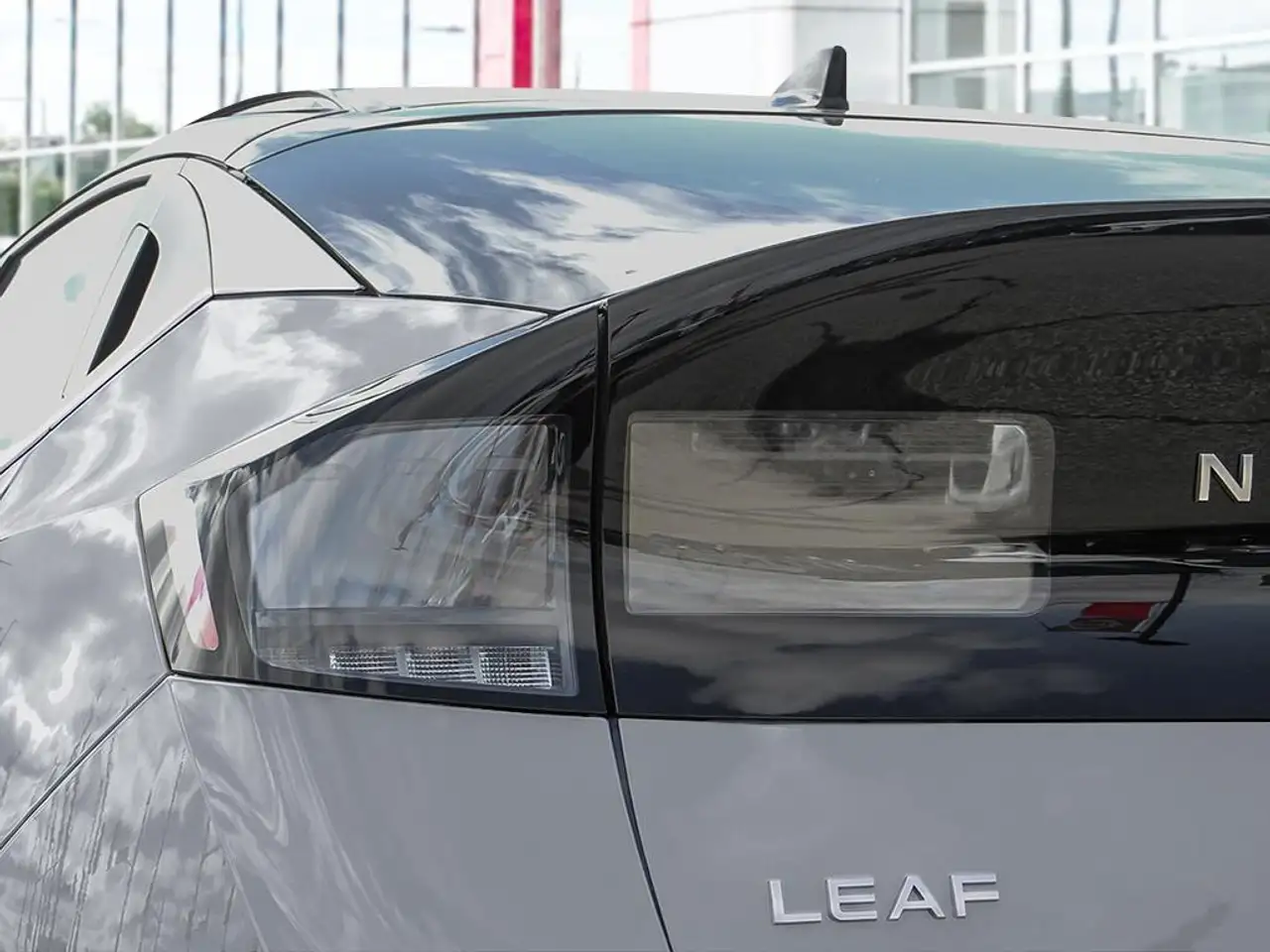 Nissan Leaf photo Nissan Leaf
