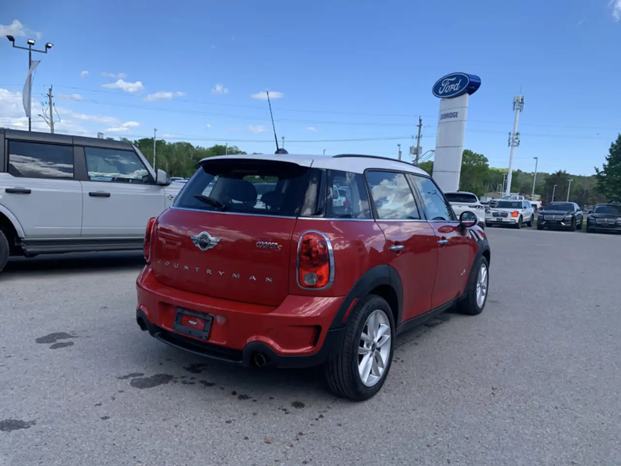MINI Cooper Countryman снимка MINI Cooper Countryman