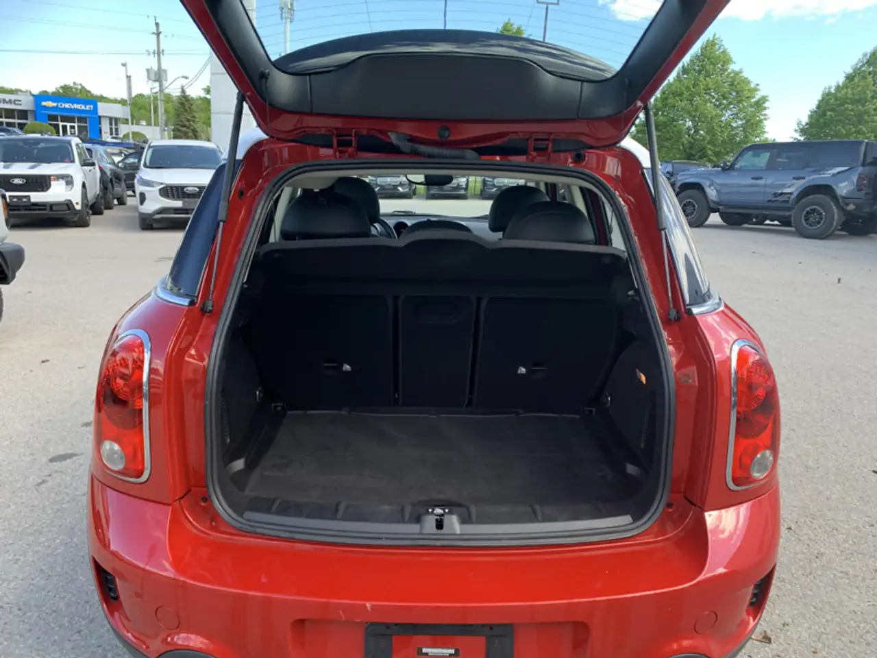 MINI Cooper Countryman снимка MINI Cooper Countryman