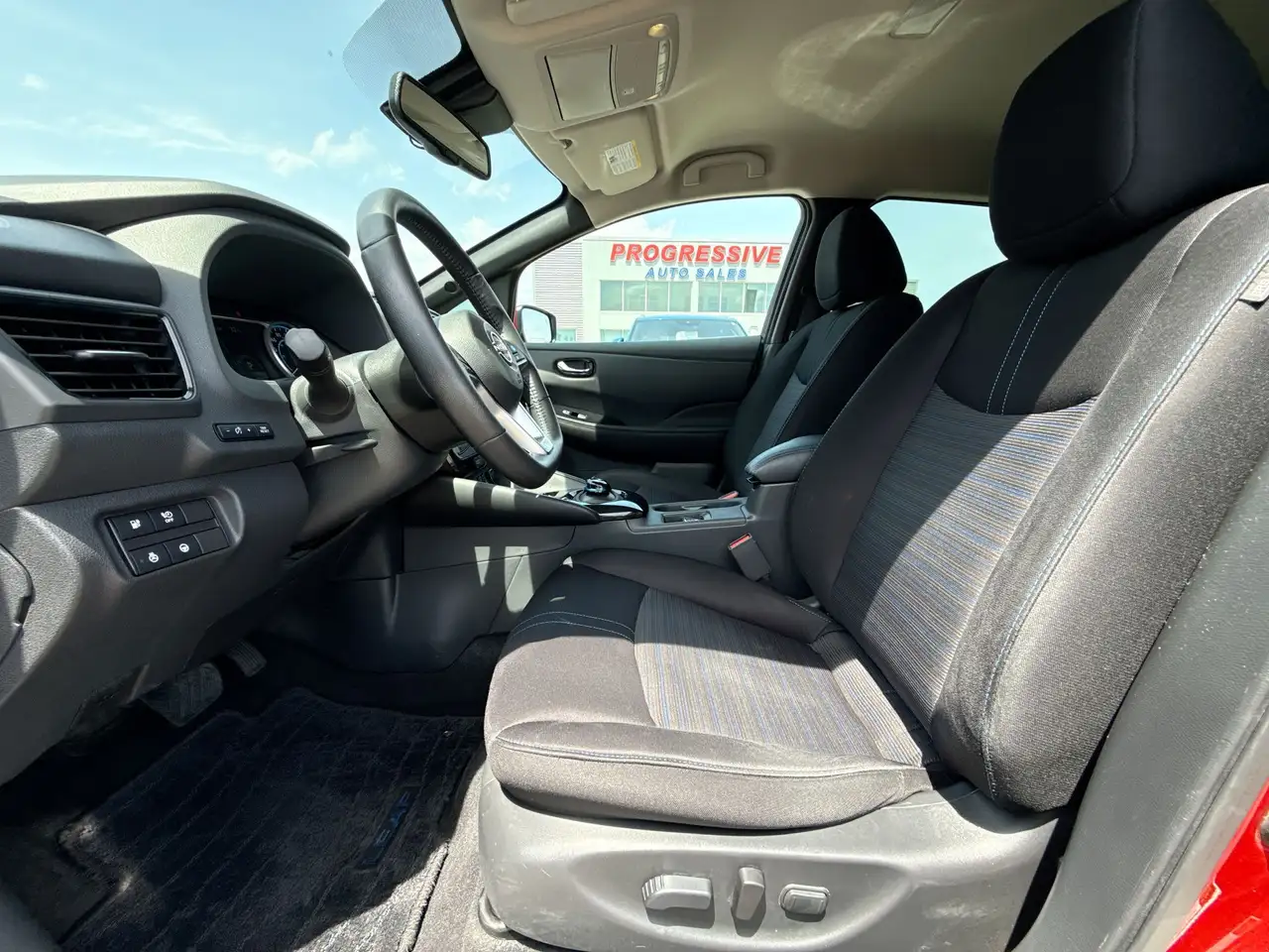 Nissan Leaf снимка Nissan Leaf