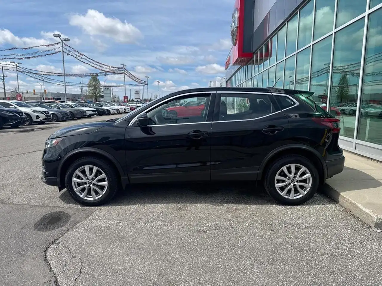 Nissan Qashqai снимка Nissan Qashqai