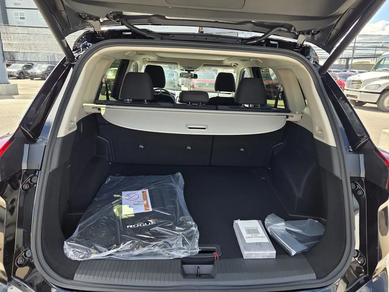 Nissan Rogue fotografie Nissan Rogue