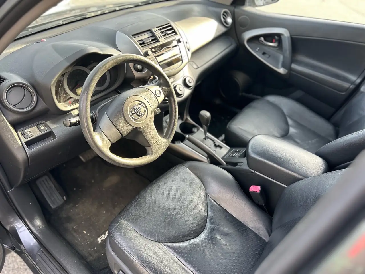 Toyota RAV 4 снимка Toyota RAV 4