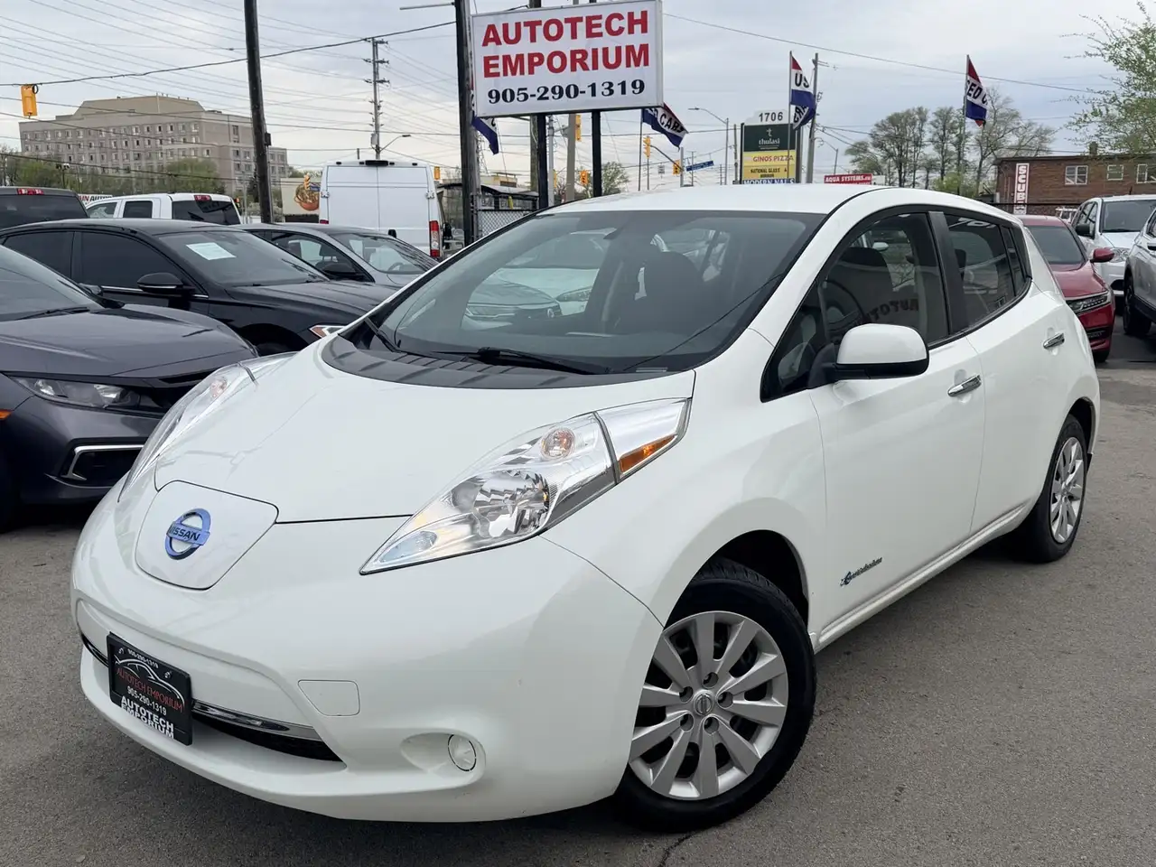 Nissan Leaf photo Nissan Leaf