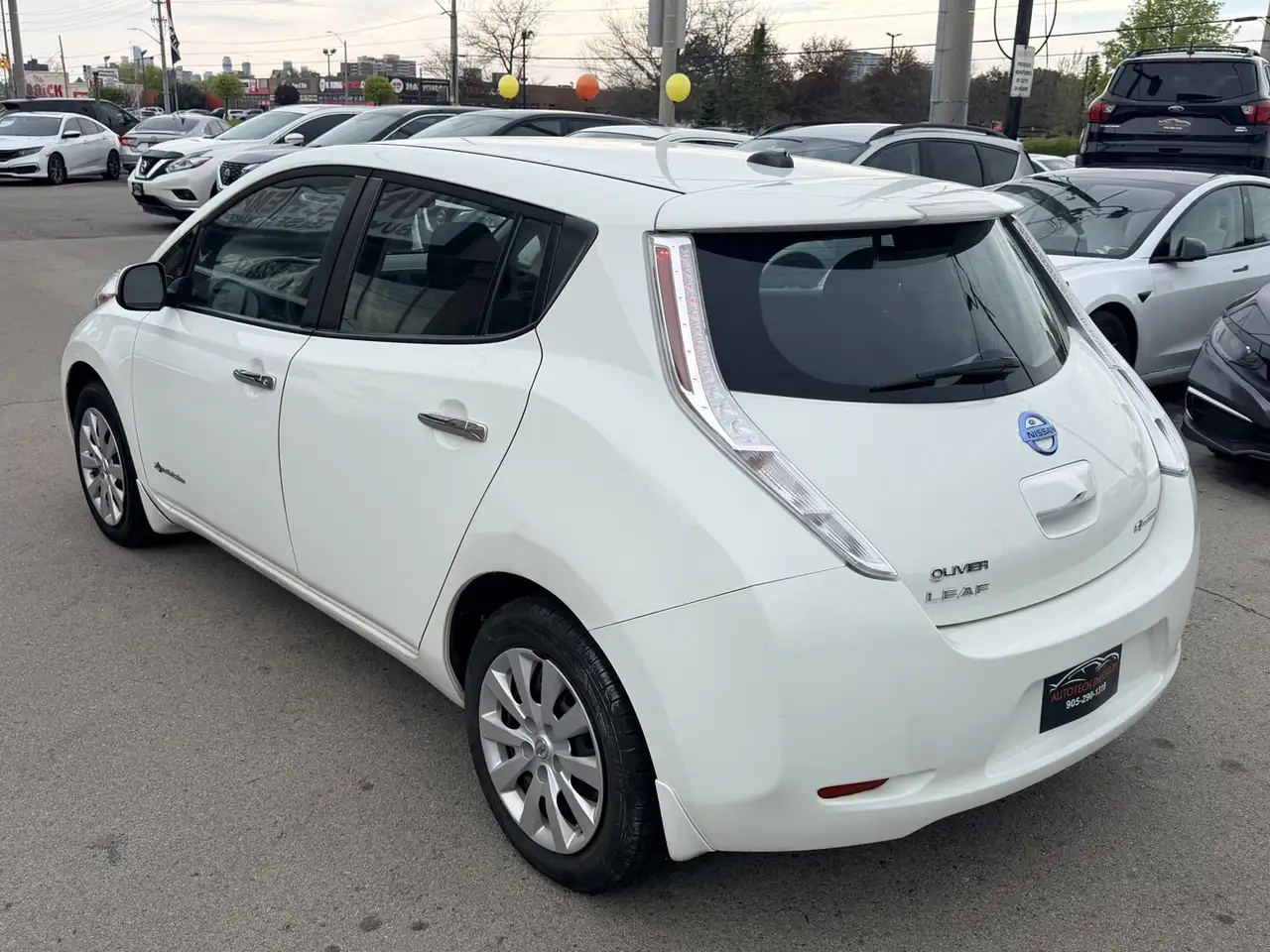 Nissan Leaf photo Nissan Leaf
