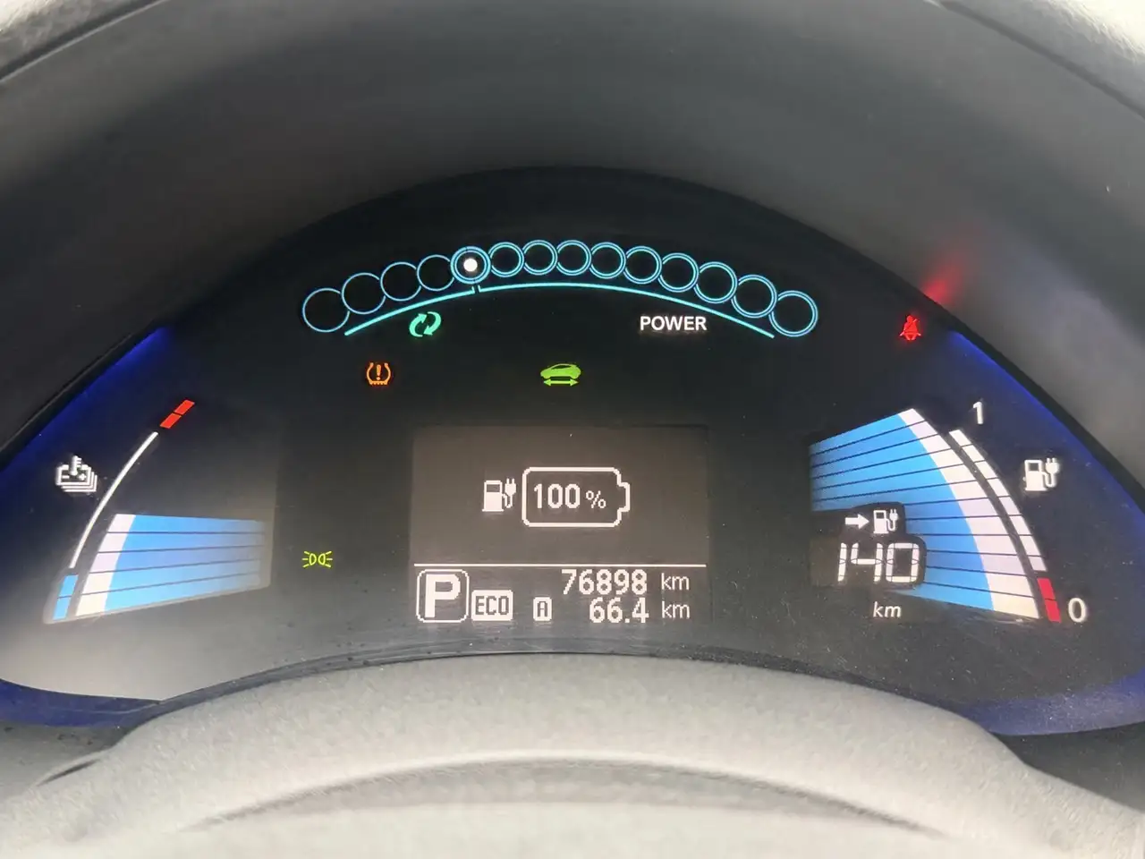 Nissan Leaf photo Nissan Leaf