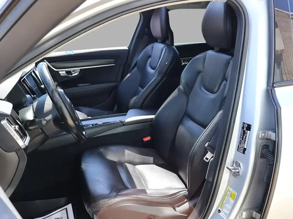 Volvo V90 Cross Country снимка Volvo V90 Cross Country