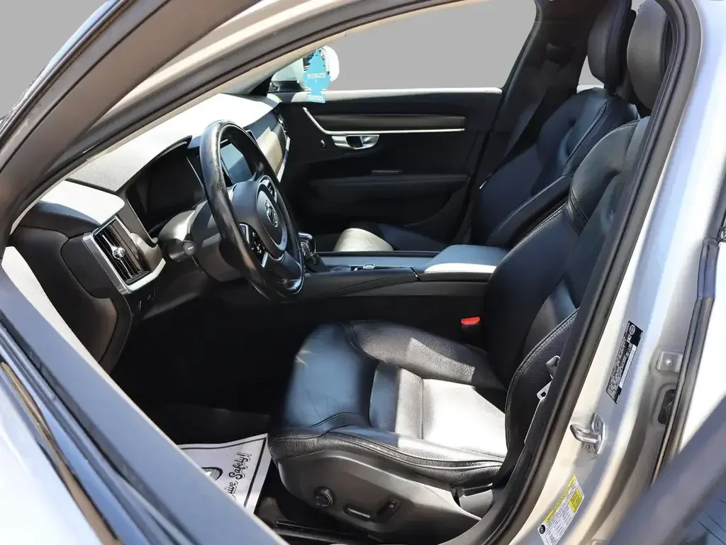 Volvo V90 Cross Country снимка Volvo V90 Cross Country