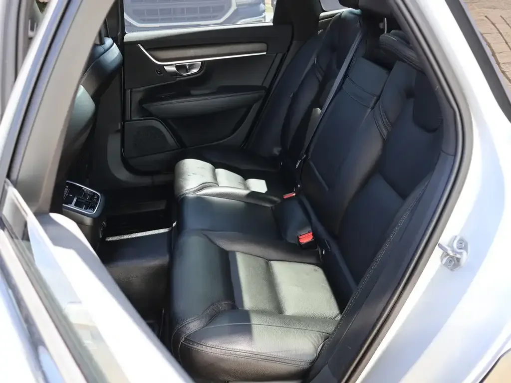 Volvo V90 Cross Country снимка Volvo V90 Cross Country
