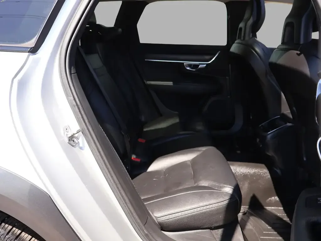 Volvo V90 Cross Country снимка Volvo V90 Cross Country
