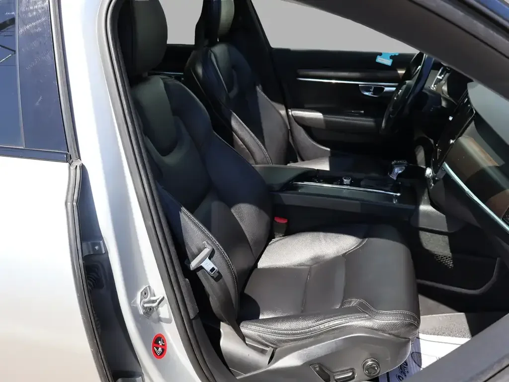 Volvo V90 Cross Country снимка Volvo V90 Cross Country