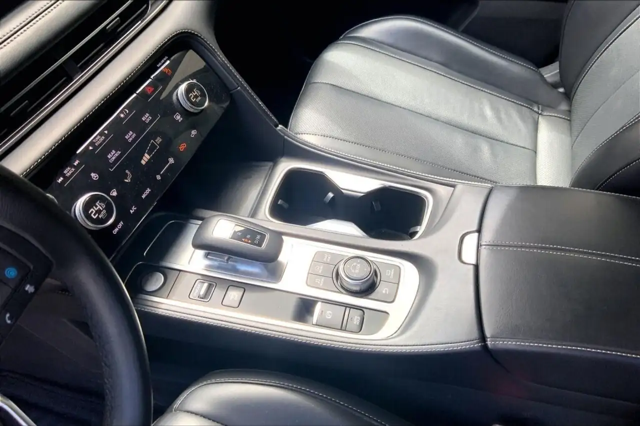 Infiniti QX60 снимка Infiniti QX60