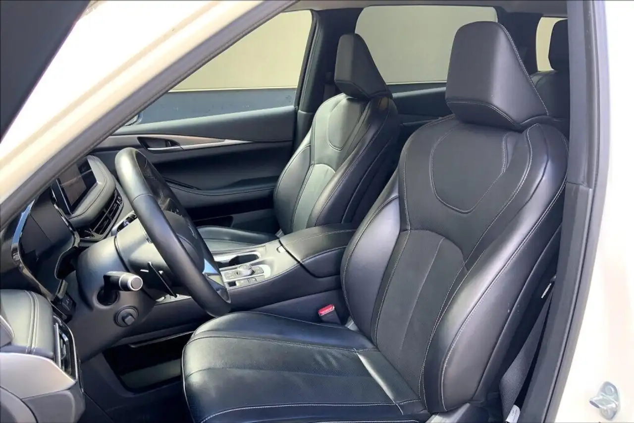Infiniti QX60 снимка Infiniti QX60