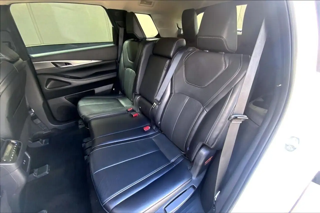 Infiniti QX60 снимка Infiniti QX60